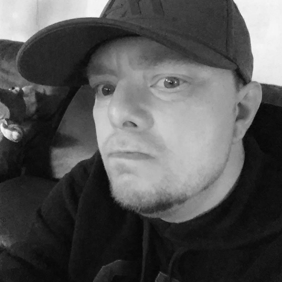 Meet your Posher, David - Picture 1 of 4